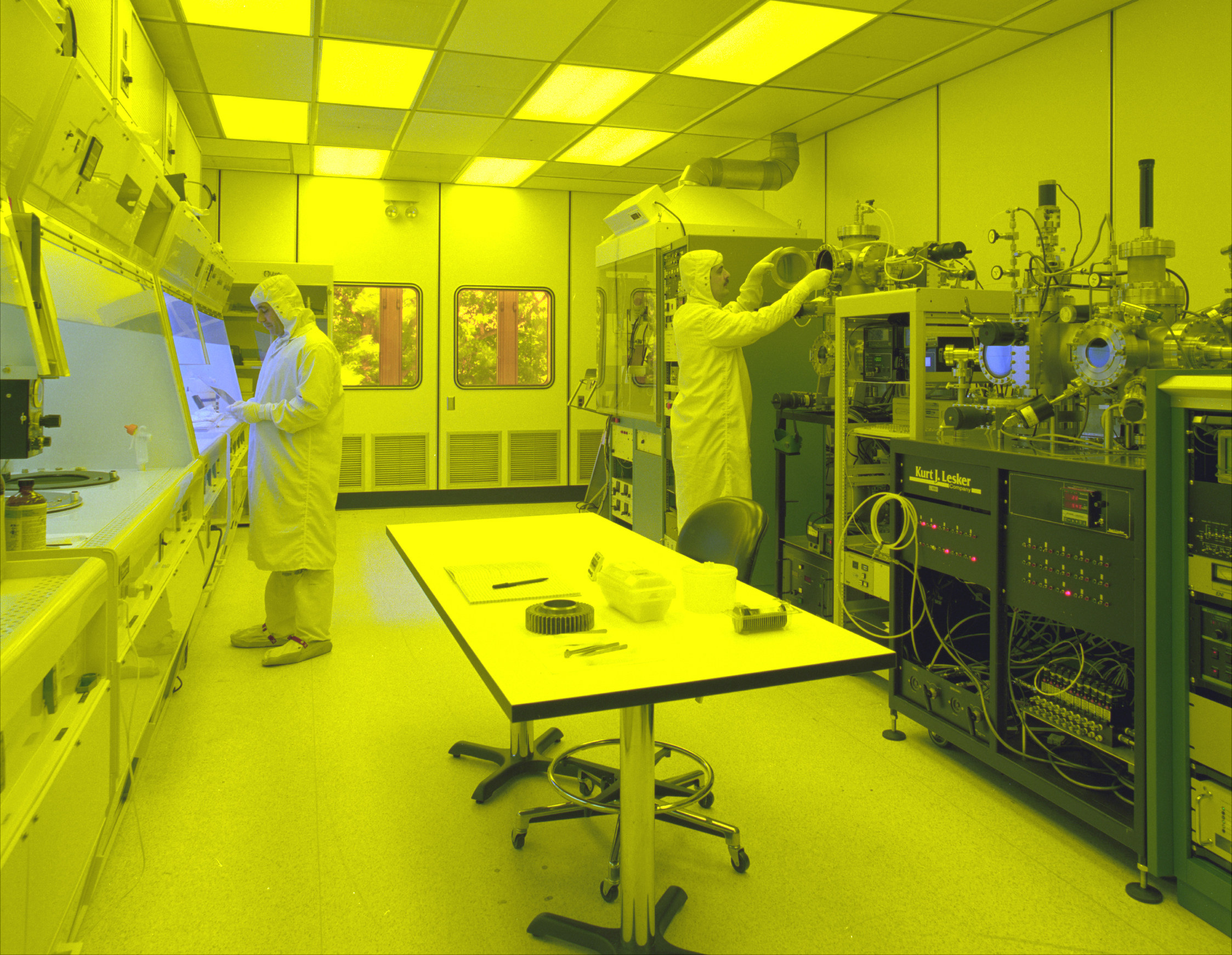 Yitch - Biocartis - A cleanroom as catalyst for Augmented Reality